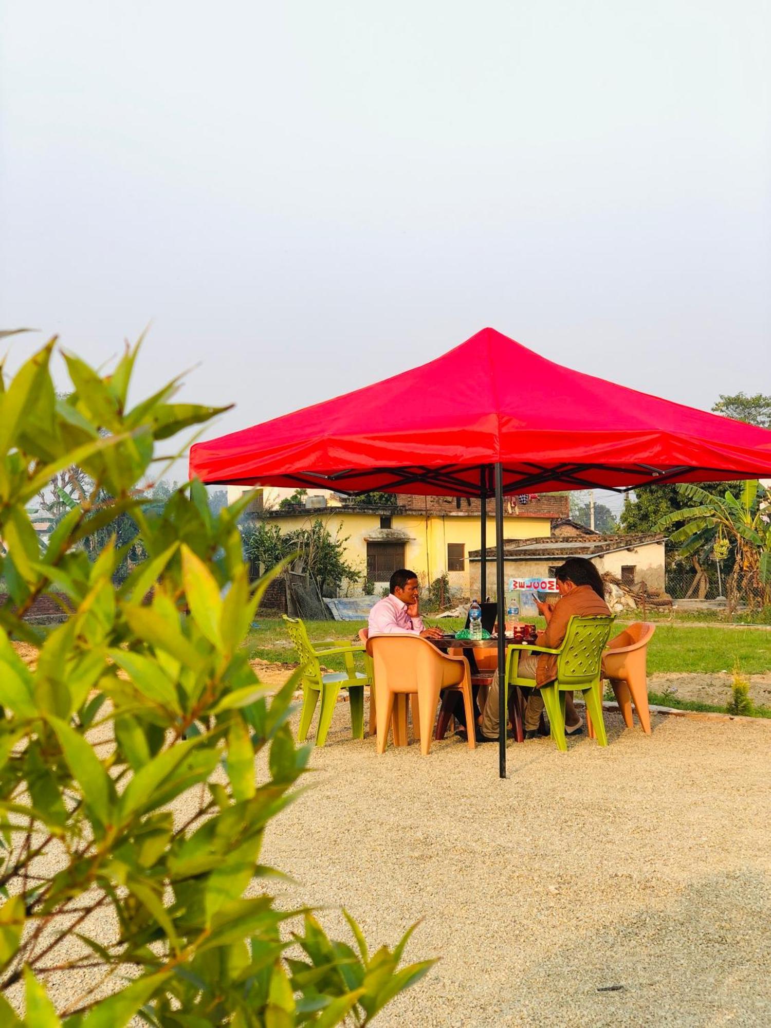 Hotel Hot Pot, Dhangadhi Exterior foto