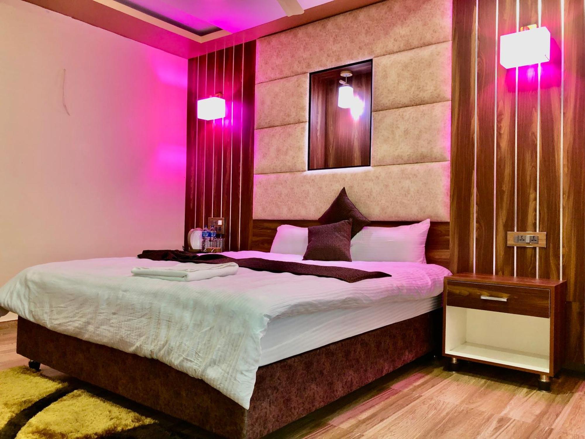 Hotel Hot Pot, Dhangadhi Exterior foto