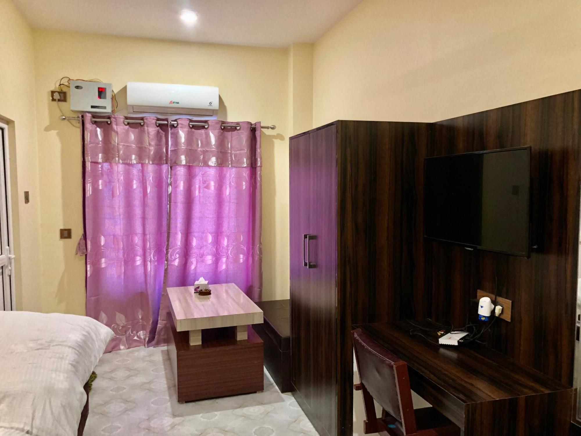 Hotel Hot Pot, Dhangadhi Exterior foto
